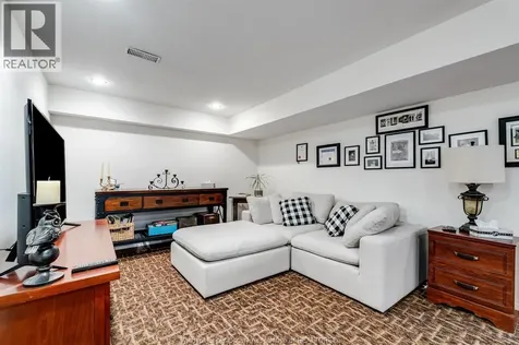 895 Malott Avenue Kingsville ON N9Y 3C3