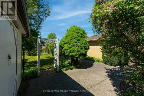 177 Delrex Boulevard Halton Hills (georgetown) ON L7G 4E4