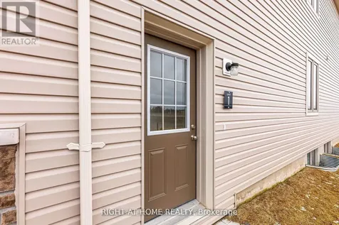 27 Lincoln Drive Barrie ON L9J 0L8