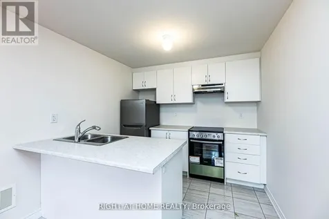 27 Lincoln Drive Barrie ON L9J 0L8