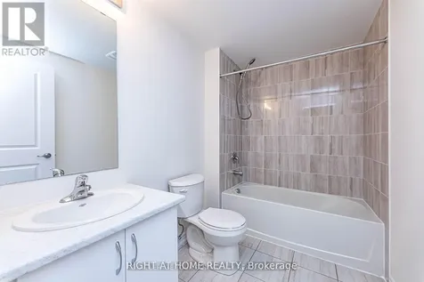 27 Lincoln Drive Barrie ON L9J 0L8