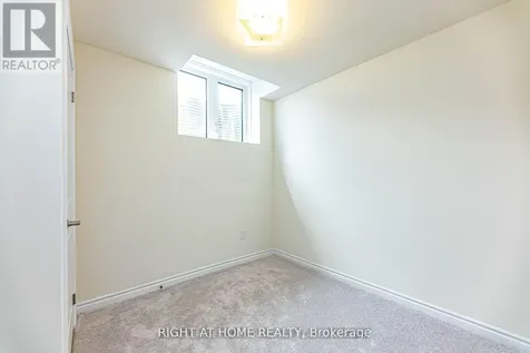 27 Lincoln Drive Barrie ON L9J 0L8