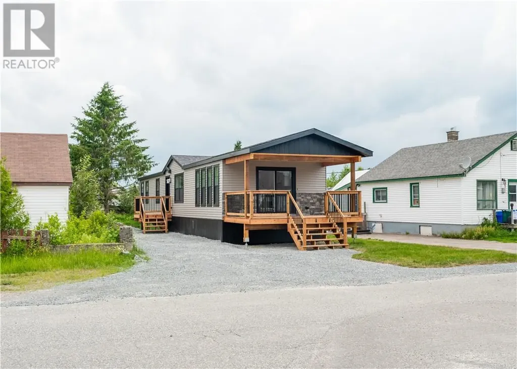 3 Clyde Street Capreol ON P0M 1H0