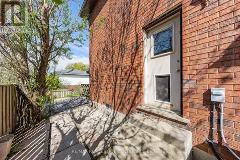86 Chimney Hill Drive Cambridge ON N1T 1H3