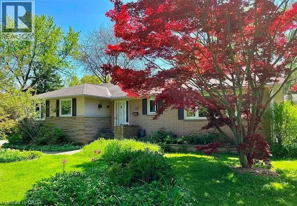 1238 Donlea Crescent Oakville ON L6J 1V7