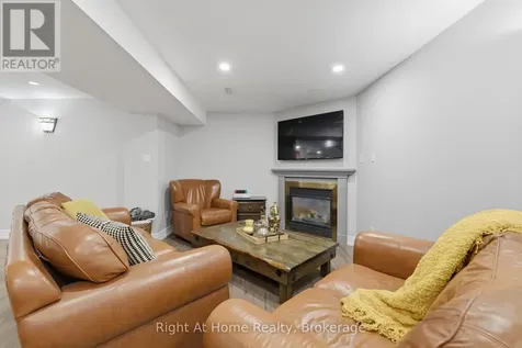 57 Lauchlin Crescent Halton Hills (georgetown) ON L7G 5R5