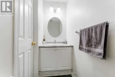 16 Cohen Avenue Ottawa ON K2L 4E9