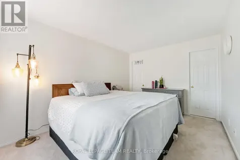 16 Cohen Avenue Ottawa ON K2L 4E9