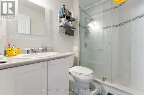 16 Cohen Avenue Ottawa ON K2L 4E9
