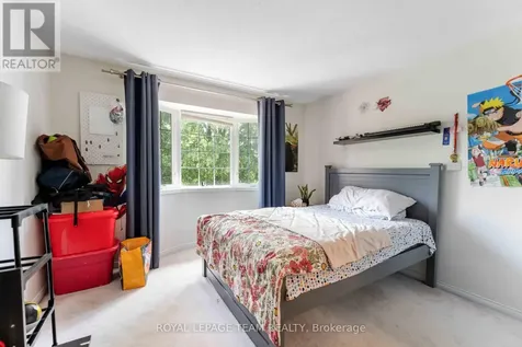 16 Cohen Avenue Ottawa ON K2L 4E9