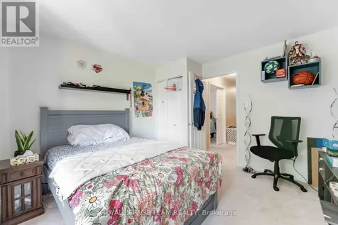 16 Cohen Avenue Ottawa ON K2L 4E9