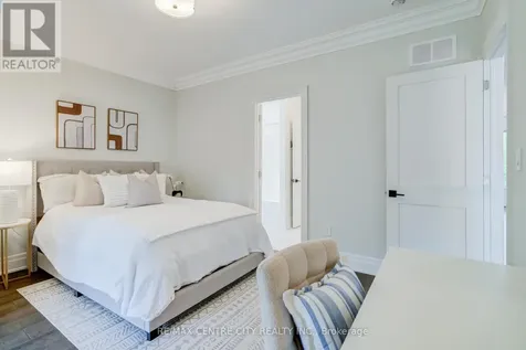 301 Martin Street Milton (om Old Milton) ON L9T 2R7