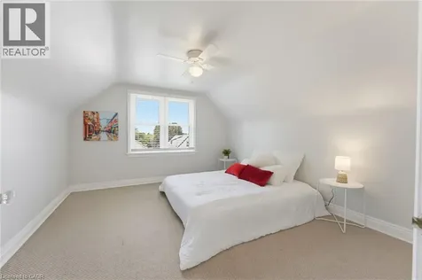 282 East 13th Street Hamilton ON L9A 3Z9