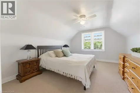 282 East 13th Street Hamilton ON L9A 3Z9