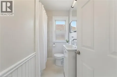 282 East 13th Street Hamilton ON L9A 3Z9