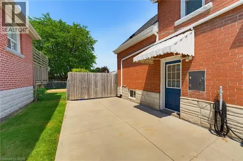 282 East 13th Street Hamilton ON L9A 3Z9