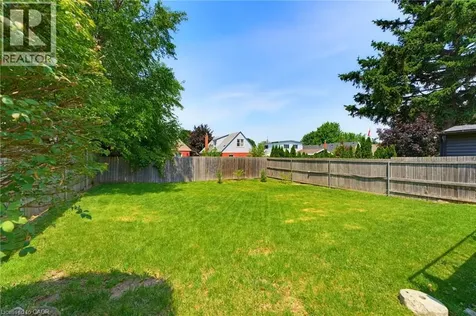 282 East 13th Street Hamilton ON L9A 3Z9