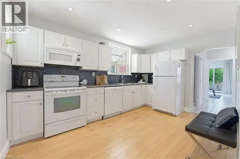 282 East 13th Street Hamilton ON L9A 3Z9