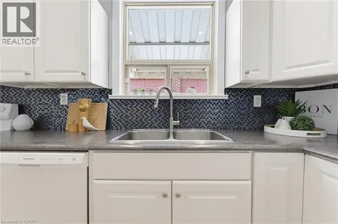 282 East 13th Street Hamilton ON L9A 3Z9