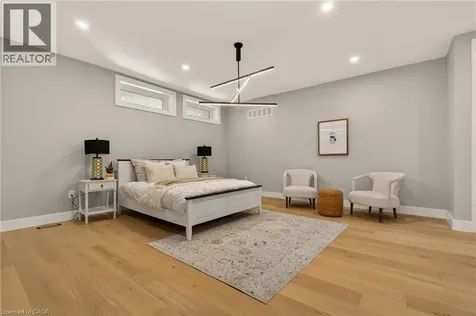 274 Mountain Brow Boulevard Hamilton ON L8T 1A6