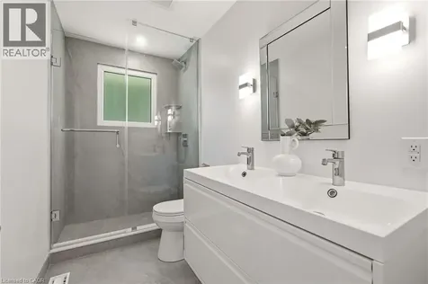 2234 Kilbride Street Burlington ON L7P 0J4