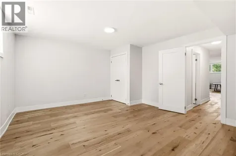 2234 Kilbride Street Burlington ON L7P 0J4
