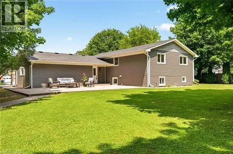 2234 Kilbride Street Burlington ON L7P 0J4