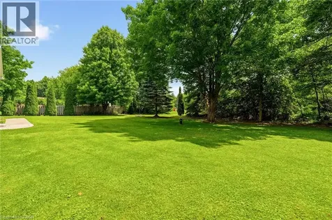2234 Kilbride Street Burlington ON L7P 0J4