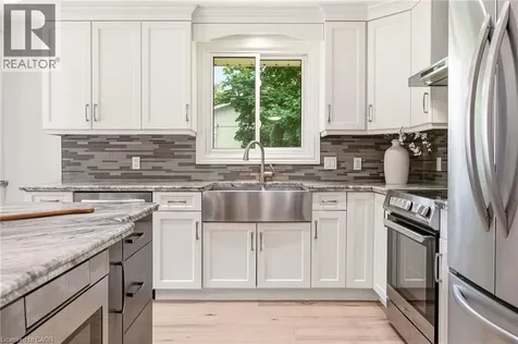 2234 Kilbride Street Burlington ON L7P 0J4