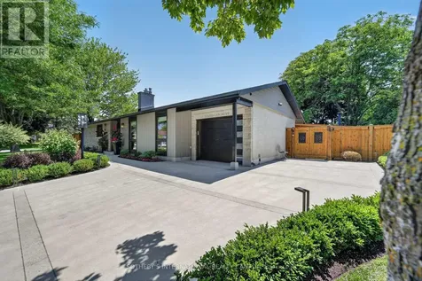 2 Parkglen Drive Ottawa ON K2G 3R5