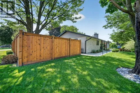 2 Parkglen Drive Ottawa ON K2G 3R5