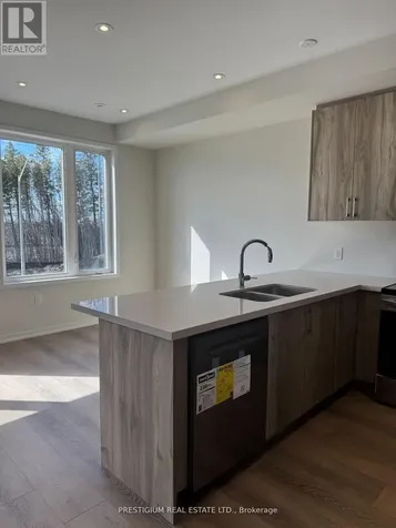 1446 19 Th Avenue Richmond Hill ON L3R 0G4