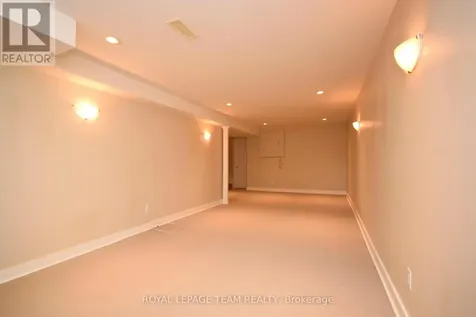 55 Harrington Court Ottawa ON K2K 2S6