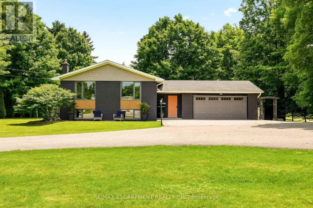 2234 Kilbride Street Burlington ON L7P 0J4