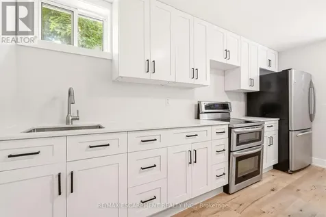2234 Kilbride Street Burlington ON L7P 0J4