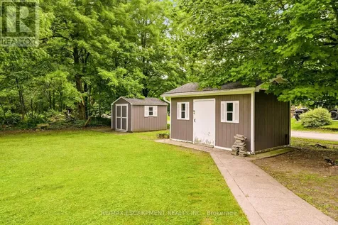 2234 Kilbride Street Burlington ON L7P 0J4