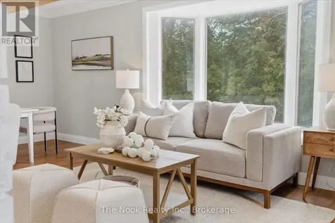15 Hillside Drive Clarington ON L0B 1J0