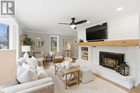 15 Hillside Drive Clarington ON L0B 1J0