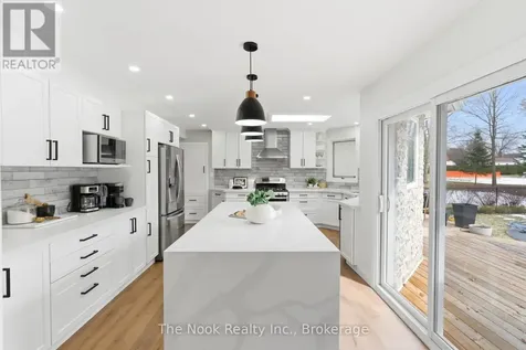 15 Hillside Drive Clarington ON L0B 1J0