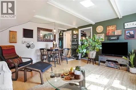 19 Victoria Street Paris ON N3L 1A8