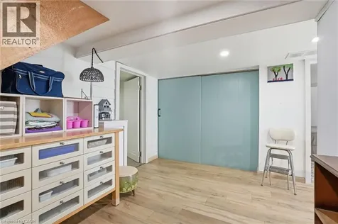 19 Victoria Street Paris ON N3L 1A8