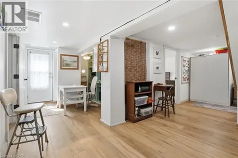 19 Victoria Street Paris ON N3L 1A8