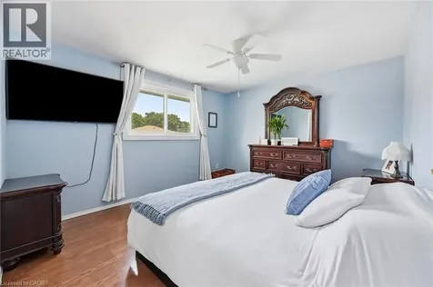 15 Edgar Drive Brantford ON N3R 6X7