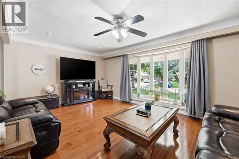 15 Edgar Drive Brantford ON N3R 6X7