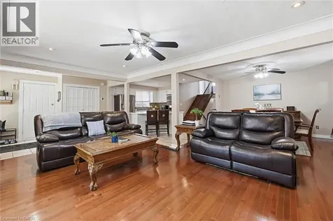 15 Edgar Drive Brantford ON N3R 6X7