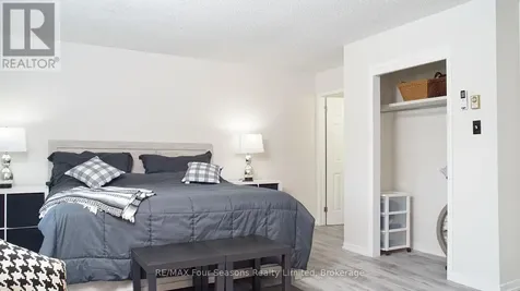 4 Trafalgar Road Collingwood ON L9Y 5G4