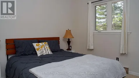 4 Trafalgar Road Collingwood ON L9Y 5G4