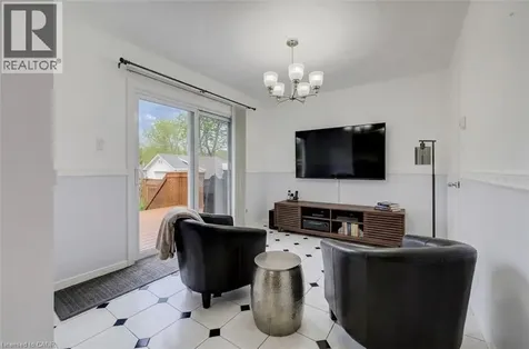 43 Middleton Street Cambridge ON N1S 2R2