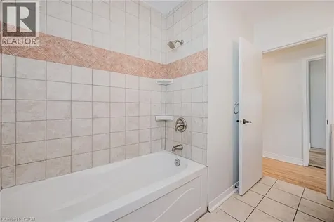 38 Endfield Avenue Hamilton ON L8T 2L4