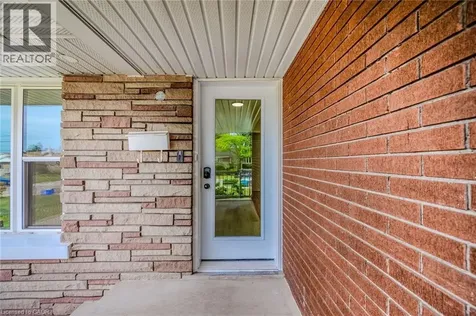 38 Endfield Avenue Hamilton ON L8T 2L4